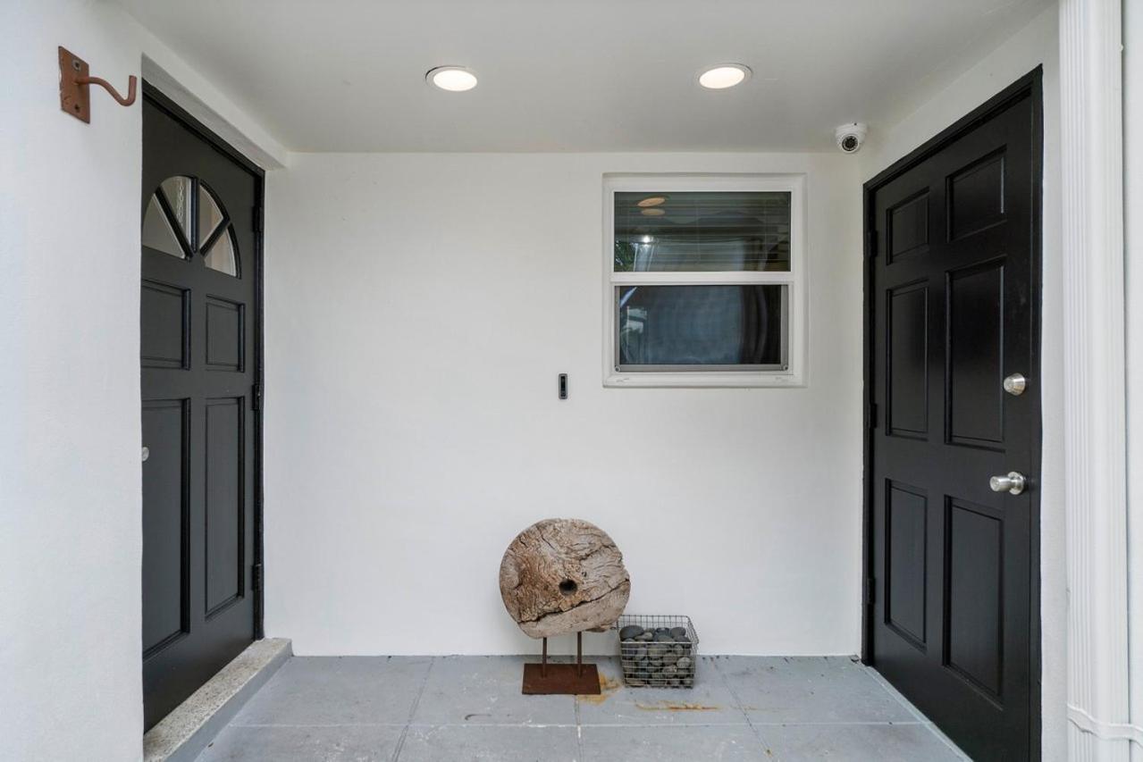 Chic Coastal - Heated Pool Per Request, Near Pga & Everything! Holiday home Palm Beach Gardens