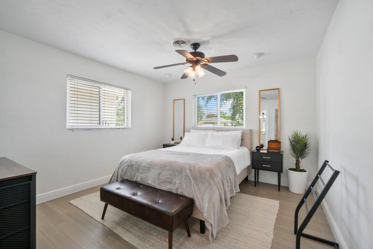 Chic Coastal - Heated Pool Per Request, Near Pga & Everything! Holiday home Palm Beach Gardens