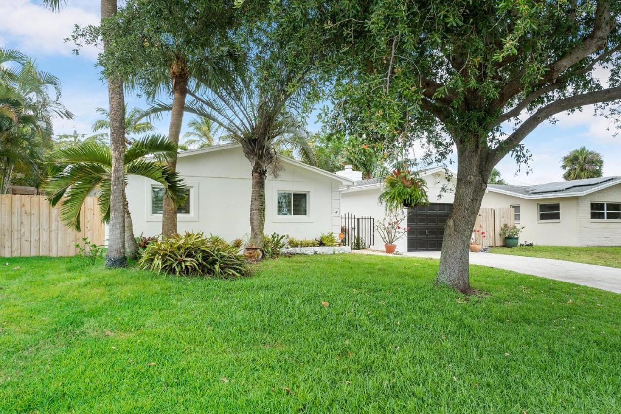 Chic Coastal - Heated Pool Per Request, Near Pga & Everything!